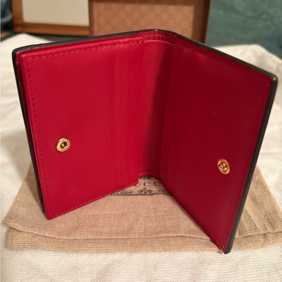 Gucci Coated GG Supreme Blooms Compact Wallet - Authentic - Picture 7 of 15